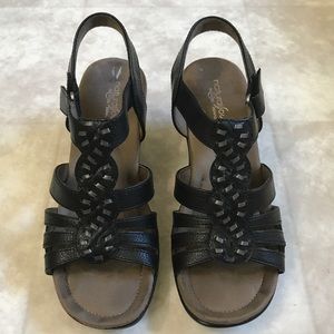 NATURAL SOLE Black Wedge Sandals